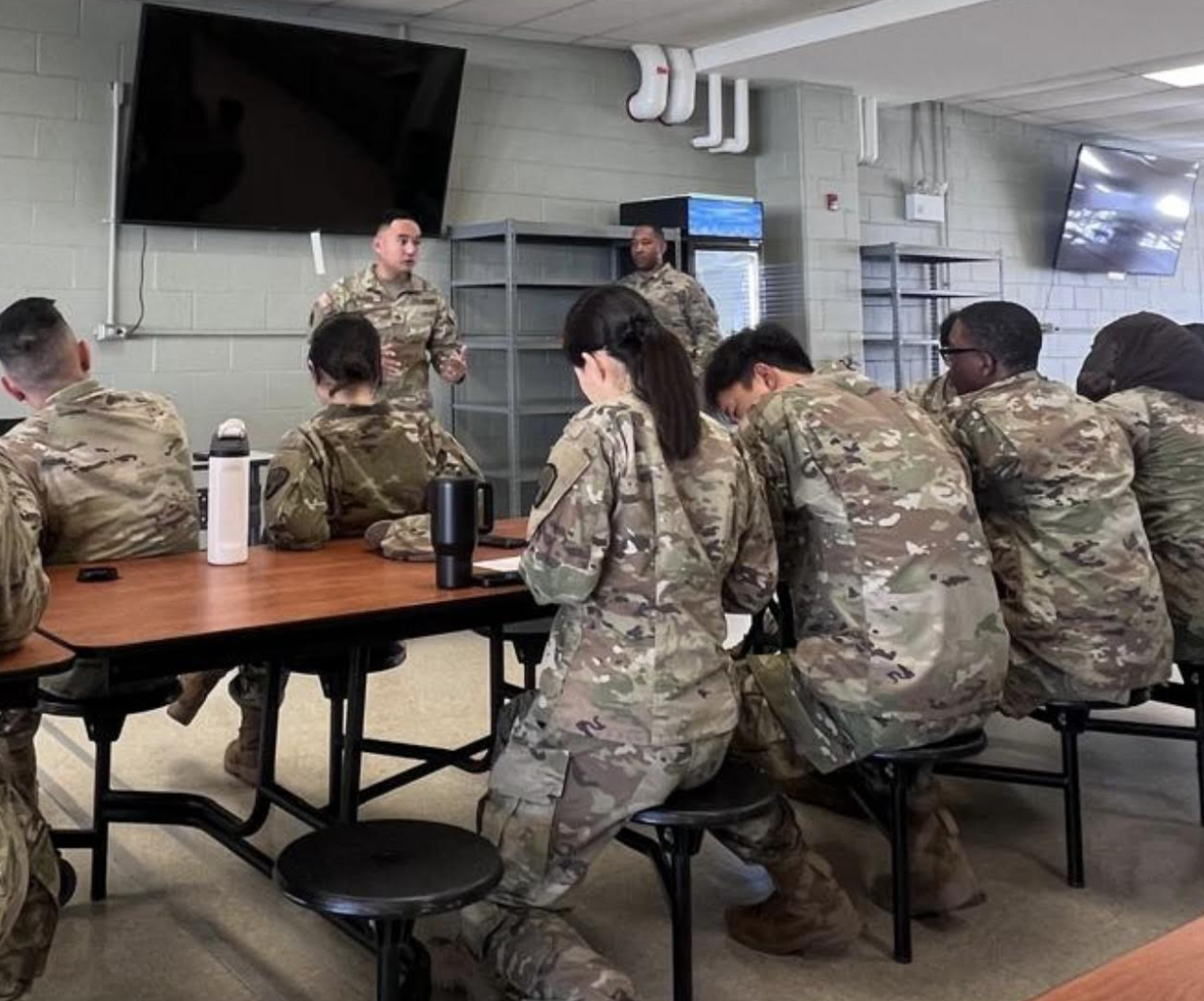 Keith Aunzo leading a leadership session with U.S. Army soldiers